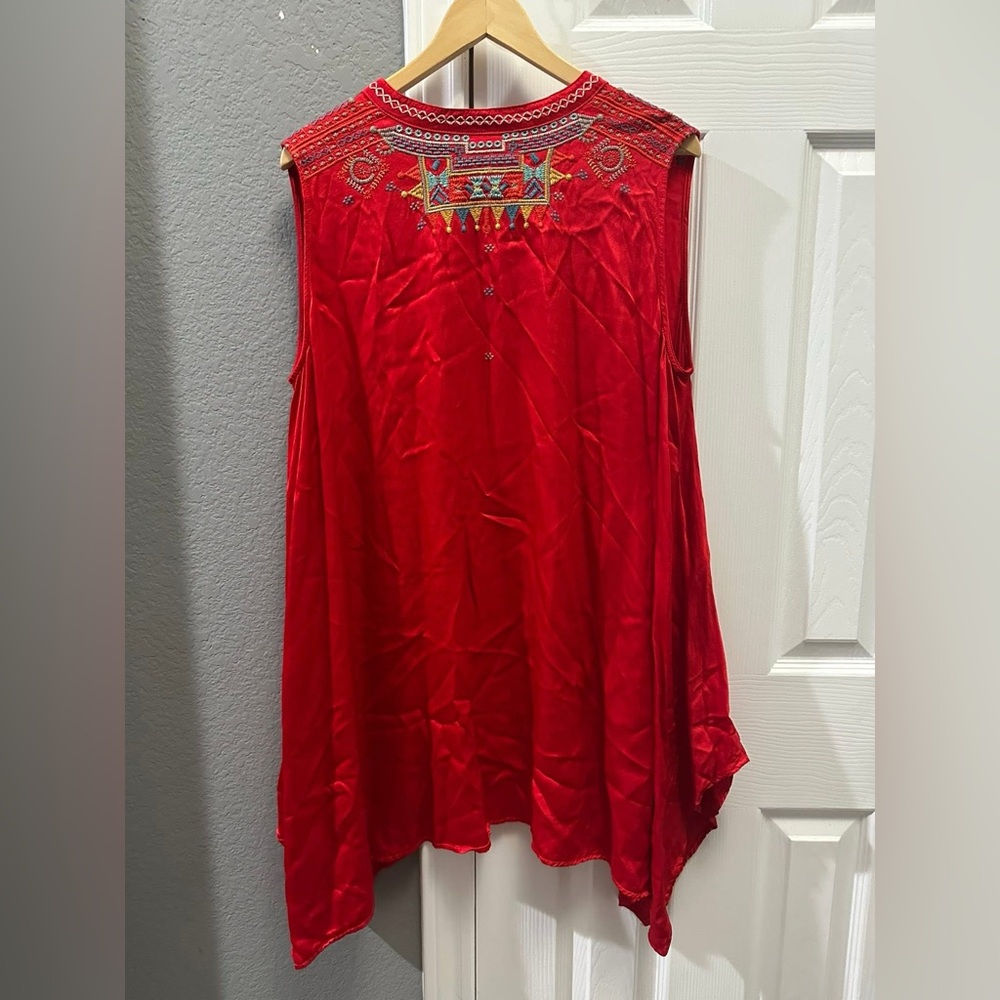 Johnny Was crinkle satin red tunic oversized embroidered size medium - Picture 5 of 5